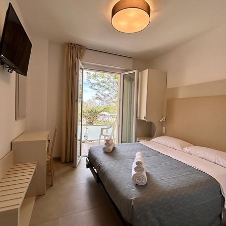 Hotel Brigantino ミラノ・マリッティマ エクステリア 写真