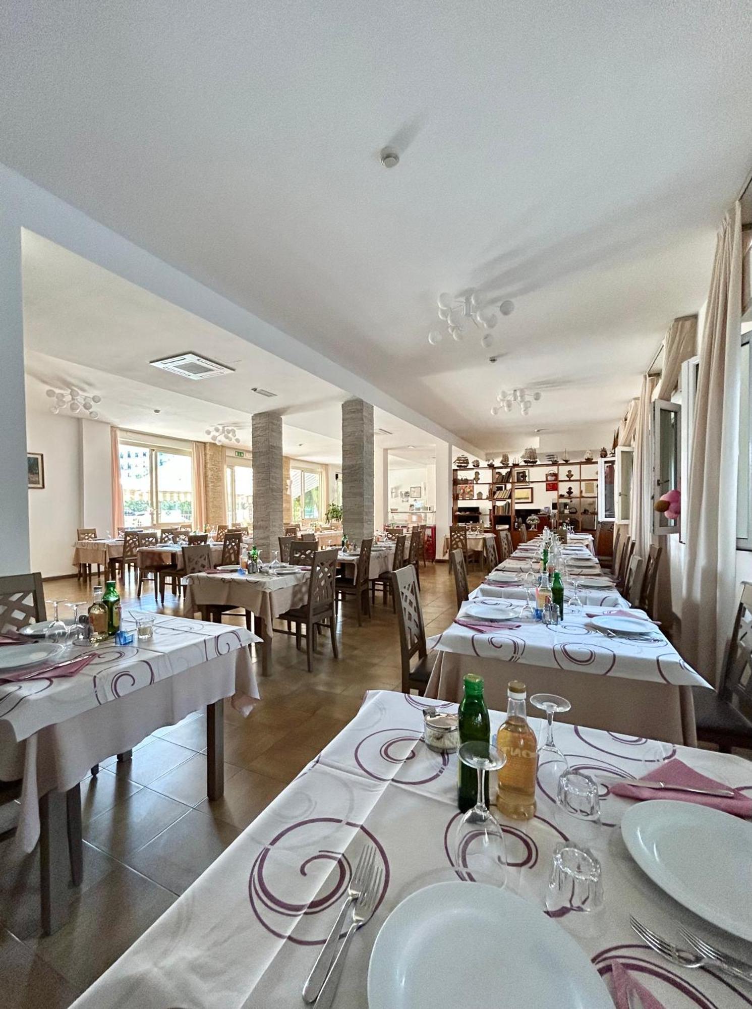Hotel Brigantino ミラノ・マリッティマ エクステリア 写真