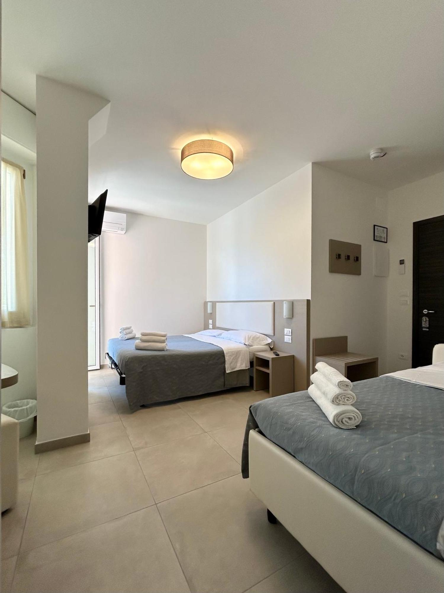 Hotel Brigantino ミラノ・マリッティマ エクステリア 写真